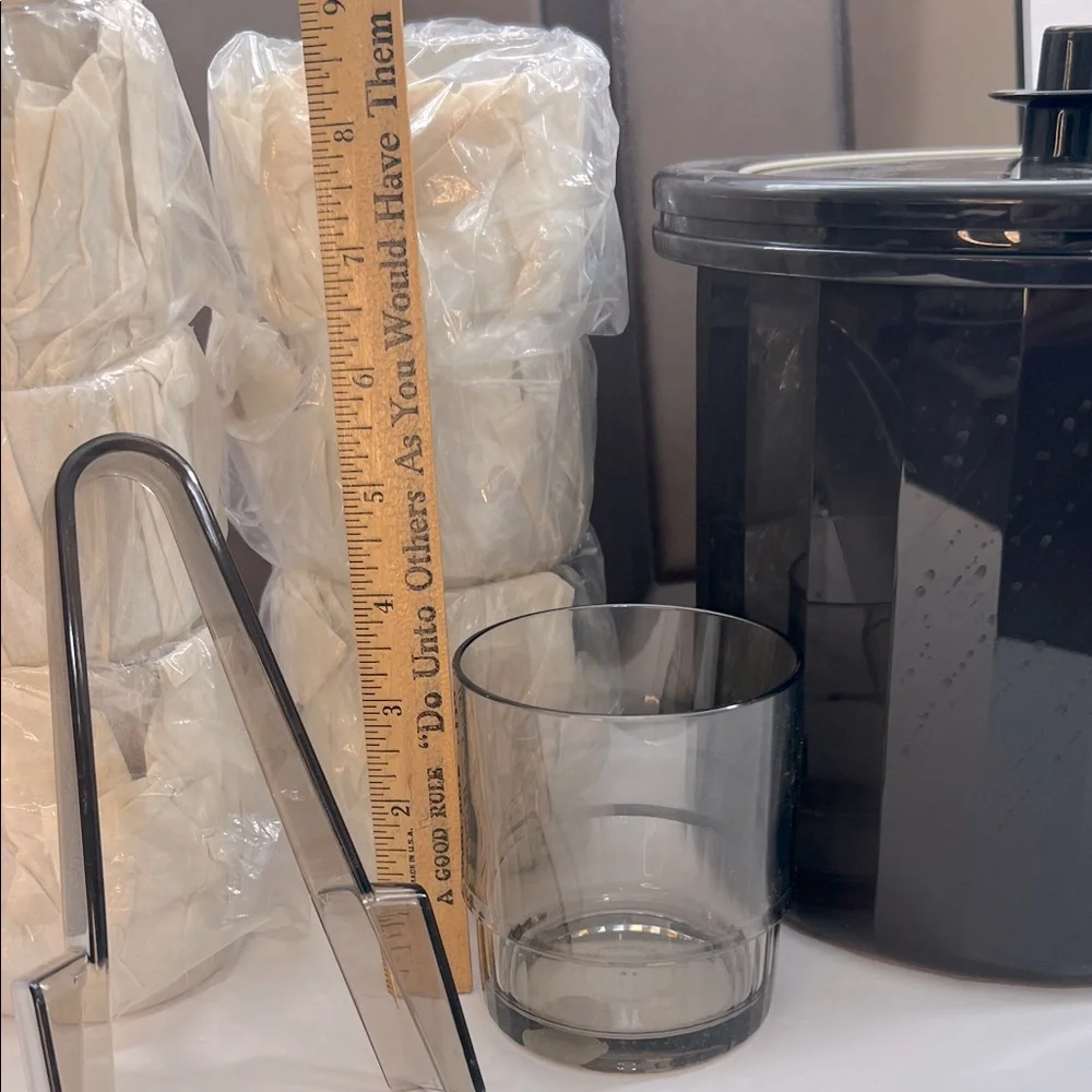 Tupperware vintage brown